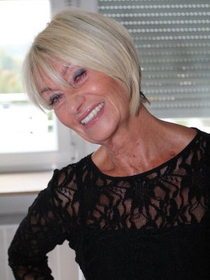 Eliza, 68 from Greater London | XXX Sex Contacts