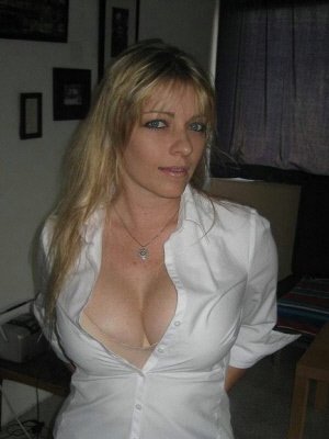 XXX sex contacts mature blonde milf with big tits wants to hear from men for fantasy role play, nsa adult fun and sex text
