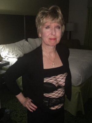 Gwen62, 62 from Greater London | XXX Sex Contacts