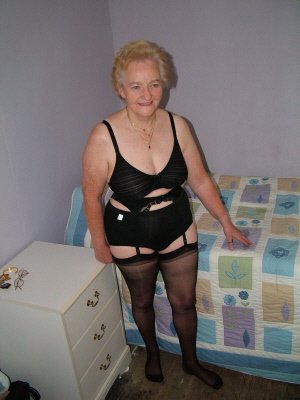 Margo86, 86 from Buckinghamshire | XXX Sex Contacts