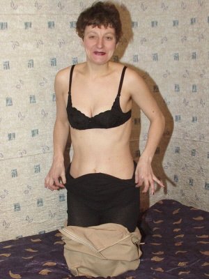 Mae, 57, is a hot granny from Cardiff, into kinky, fetish and mild domination. See her personal ad only at XXX Sex Contacts